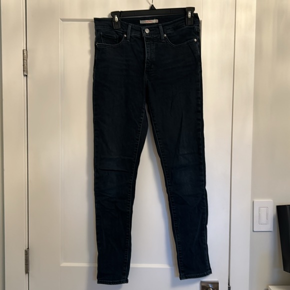 Levi’s 311, shaping skinny jeans; size 28; soft black - Picture 3 of 6